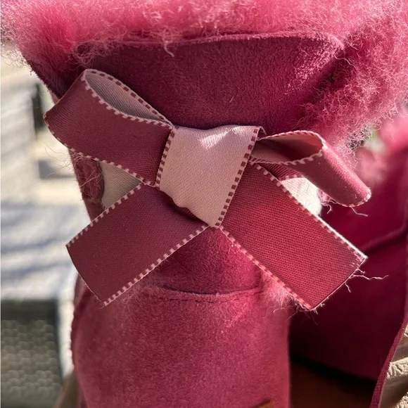 UGG Raspberry Mini Bailey Bow II Boots - Picture 4 of 5